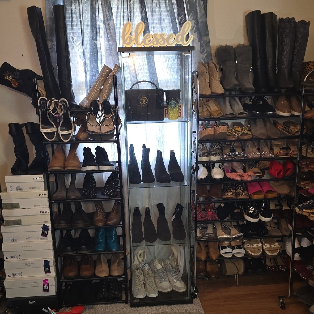 Like This  Listing To Be Notified Of Live Shoe Shows
